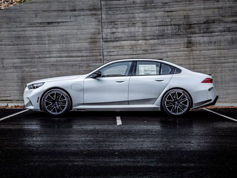 New 2026 BMW M5 AWD/4WD image 2