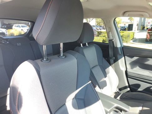 Used 2018 Subaru Crosstrek 2.0i Premium w/ Eyesight System image 23