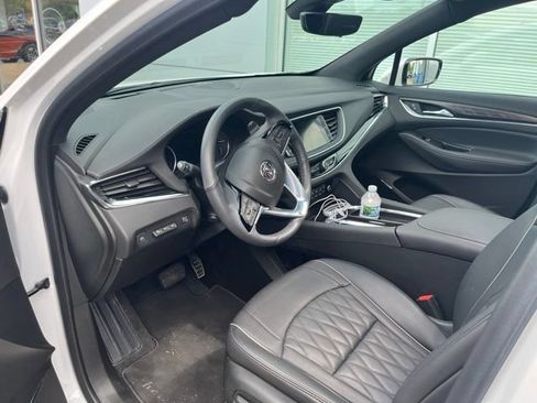 Used 2023 Buick Enclave Avenir w/ Avenir Technology Package AWD/4WD image 8
