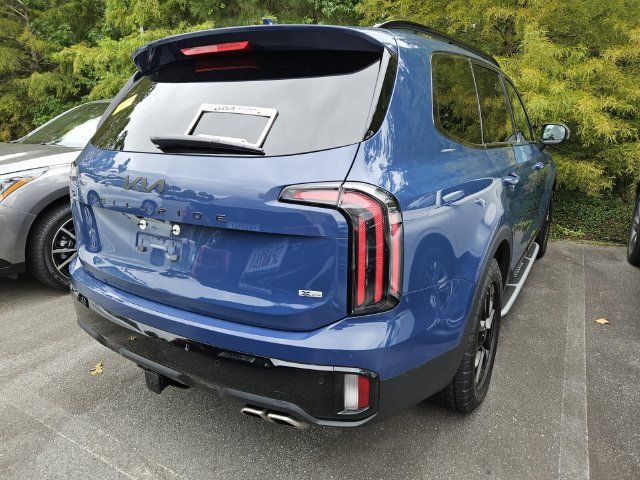 Used 2025 Kia Telluride AWD image 2