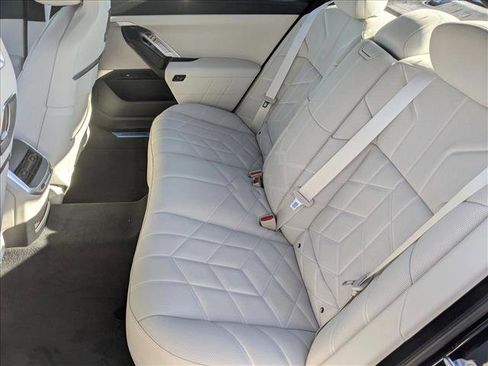 Used 2026 BMW 750e xDrive w/ Premium Package image 14