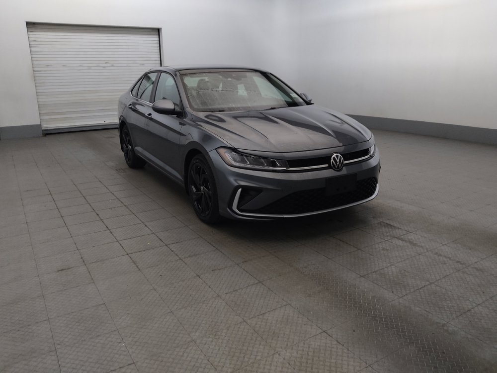 Used 2025 Volkswagen Jetta SE FWD image 13