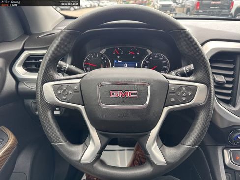 Used 2023 GMC Acadia SLE FWD image 18