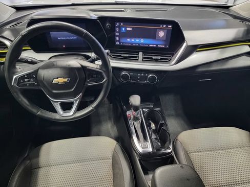 Used 2024 Chevrolet Trax LT w/ Driver Confidence Package FWD image 29