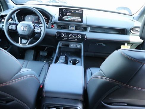 New 2025 Honda Pilot TrailSport image 10