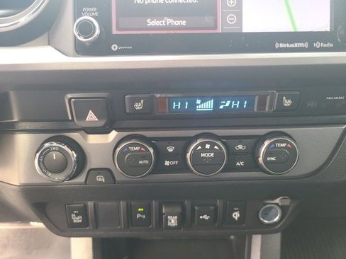 Used 2020 Toyota Tacoma TRD Sport image 29