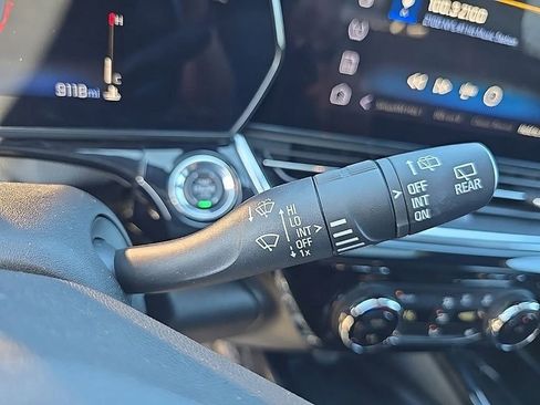 Used 2024 Chevrolet Trax RS w/ Sunroof Package image 14