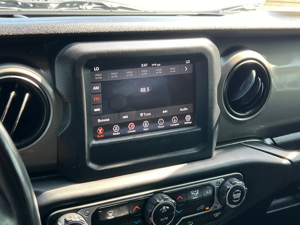 Used 2018 Jeep Wrangler Unlimited Sport S AWD/4WD image 26