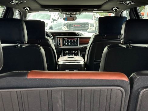 Used 2023 GMC Yukon Denali Ultimate w/ LPO, Floor Liner Package AWD/4WD image 9