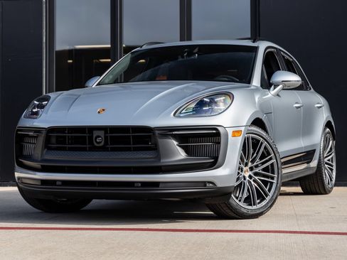 Certified 2026 Porsche Macan GTS AWD/4WD image 1