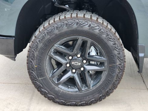 New 2025 Chevrolet Silverado 1500 Custom Trail Boss w/ Dark Appearance Package image 10