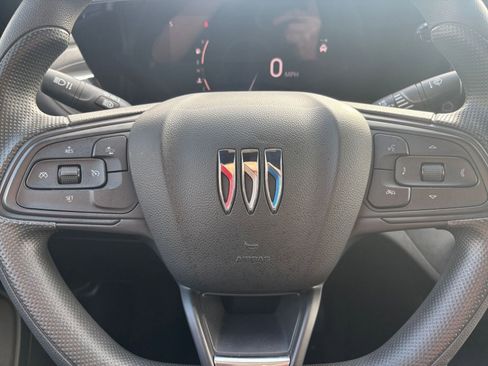 Used 2025 Buick Envista Preferred image 25