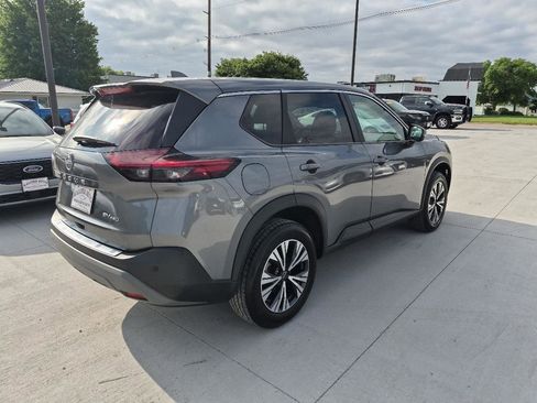 Used 2022 Nissan Rogue SV AWD/4WD image 6