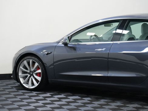 Used 2019 Tesla Model 3 Performance image 18