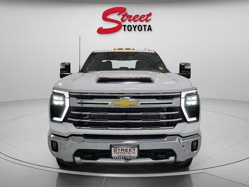 Used 2024 Chevrolet Silverado 2500 LTZ w/ LTZ Plus Package image 6