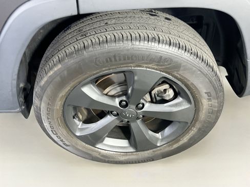 Used 2022 Jeep Cherokee Limited image 30