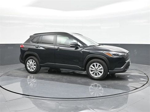 Certified 2025 Toyota Corolla Cross LE image 17