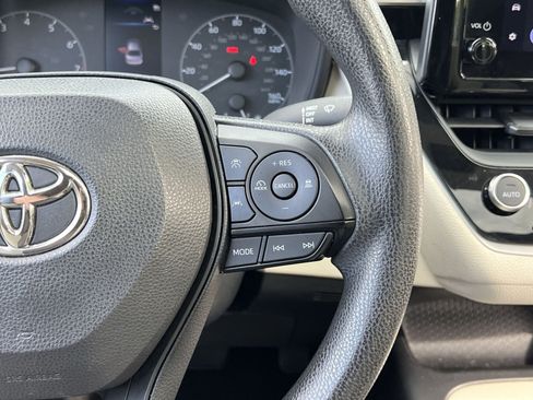 Used 2024 Toyota Corolla LE FWD image 32