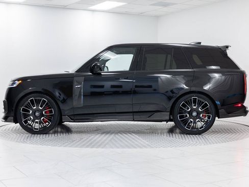 Used 2025 Land Rover Range Rover SE AWD/4WD image 2