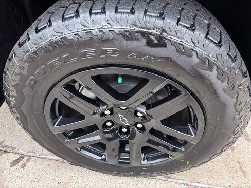 New 2026 Chevrolet Silverado 1500 Custom Trail Boss w/ Turbomax Blackout Package AWD/4WD image 5