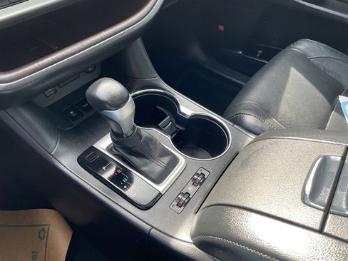 Used 2017 Toyota Highlander Limited Platinum image 34