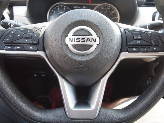 Used 2021 Nissan Versa SV FWD image 9