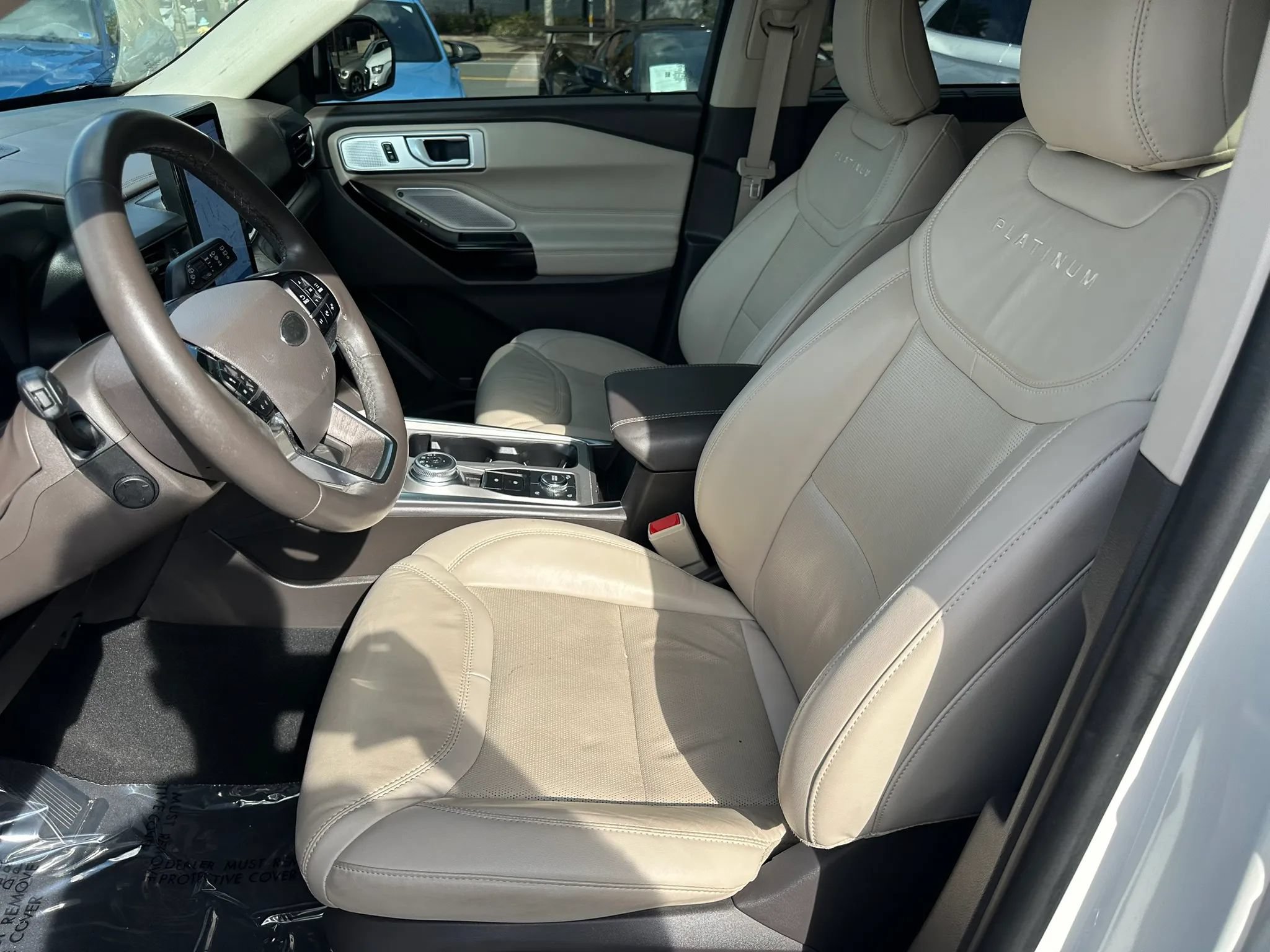 Used 2023 Ford Explorer Platinum w/ Technology Package AWD/4WD image 22