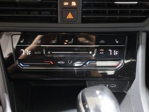 Used 2025 Volkswagen Jetta Sport FWD image 25