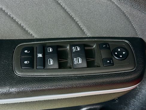 Used 2022 Dodge Charger SXT image 24