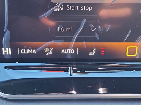 New 2026 Volkswagen Tiguan SE R-Line image 10