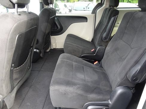 Used 2011 Dodge Grand Caravan Express image 17
