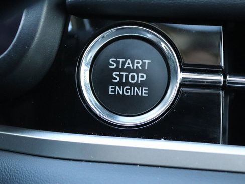 Used 2025 Mitsubishi Outlander SEL image 11