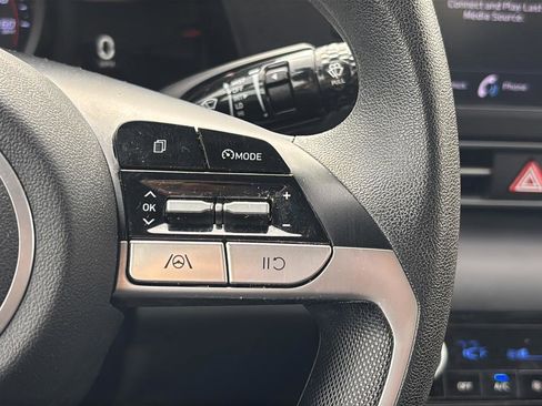 Used 2022 Hyundai Elantra SEL w/ Preferred Accessory Package image 26