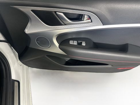 Used 2022 Genesis G70 3.3T w/ Sport Advanced Package image 31