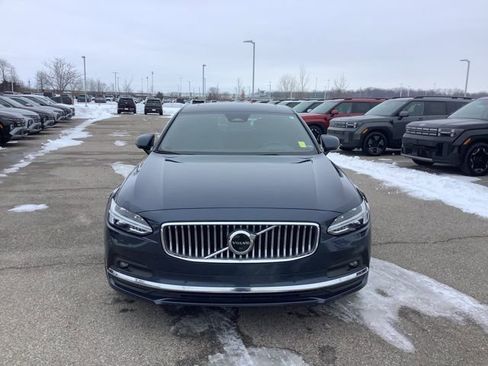 Used 2023 Volvo S90 B6 Ultimate image 2
