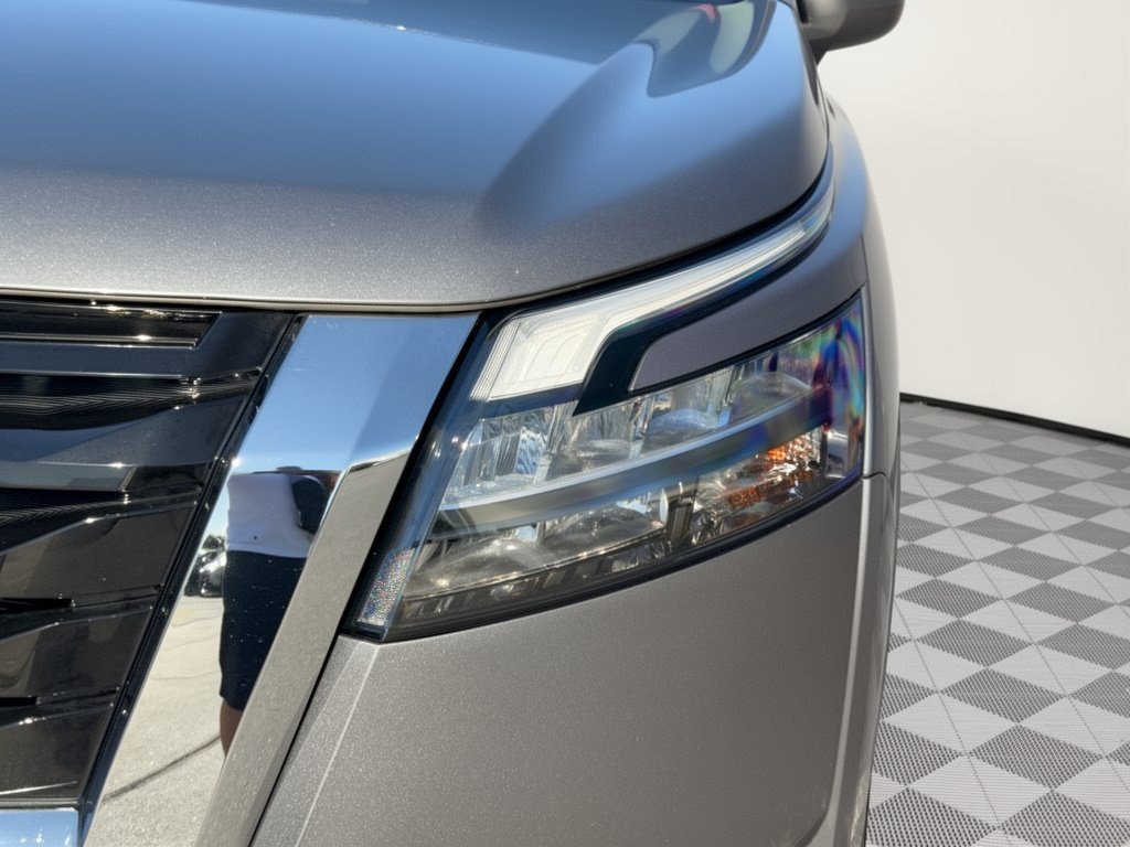 Certified 2025 Nissan Pathfinder SV FWD image 16