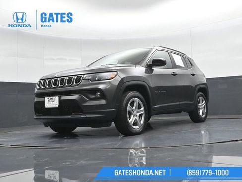 Used 2024 Jeep Compass Latitude AWD/4WD image 36