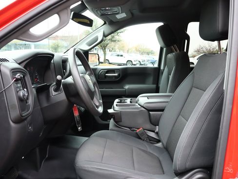 Used 2019 Chevrolet Silverado 1500 Custom w/ Infotainment Package image 8