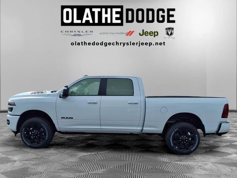 New 2026 RAM 2500 Laramie AWD/4WD image 19