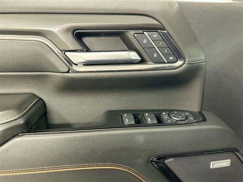 Used 2024 GMC Sierra 2500 AT4 w/ Technology Package image 11