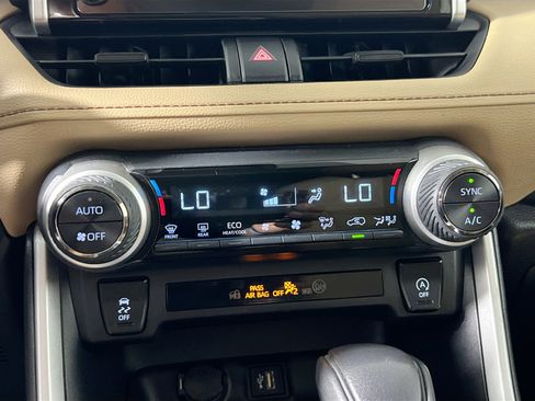 Used 2025 Toyota RAV4 XLE w/ Convenience Package FWD image 27