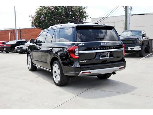 Used 2023 Ford Expedition Platinum RWD image 2
