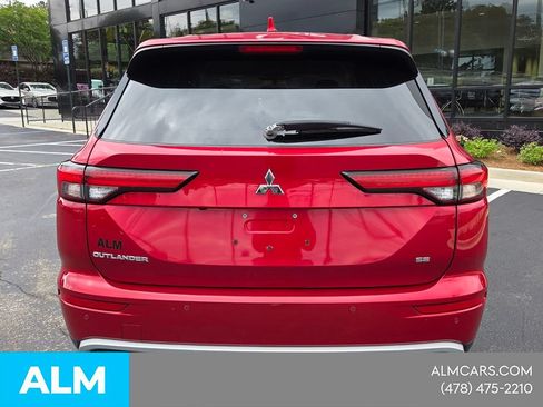 Used 2024 Mitsubishi Outlander SE AWD/4WD image 12