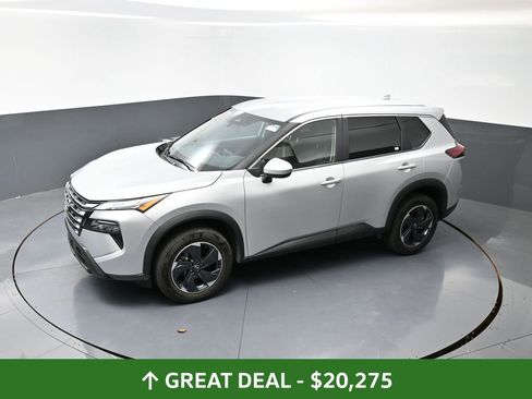 Used 2024 Nissan Rogue SV image 46