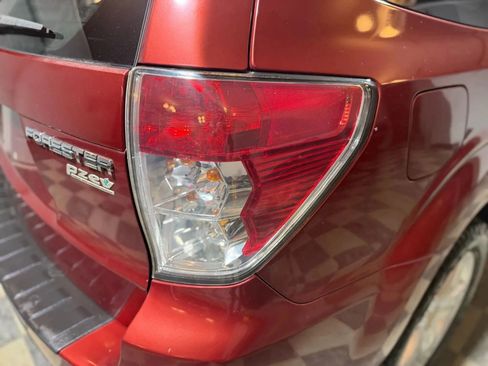 Used 2010 Subaru Forester 2.5X Premium image 11