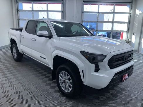 New 2025 Toyota Tacoma SR5 image 7