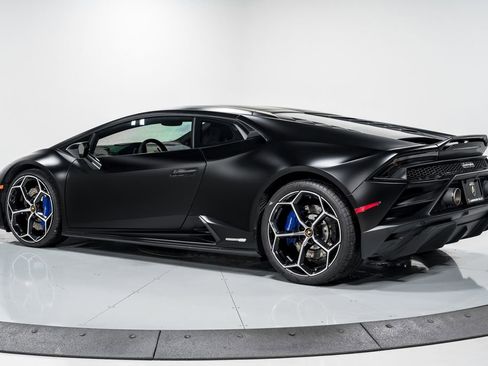 Used 2022 Lamborghini Huracan EVO RWD image 5