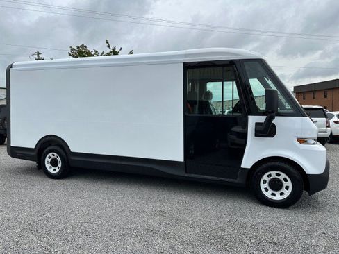 Used 2024 Chevrolet Brightdrop 600 w/ Commercial Equipment Package AWD/4WD image 7