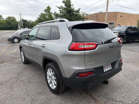 Used 2015 Jeep Cherokee Latitude w/ Cold Weather Group AWD/4WD image 4