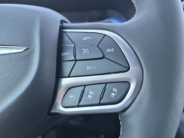 Used 2026 Chrysler Pacifica Select FWD image 21